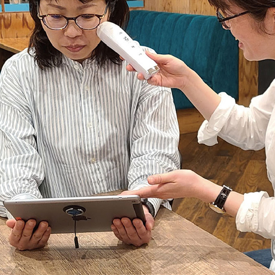  【札幌店】マイクロスコープで肌チェック